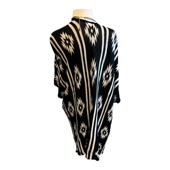 | forever 21 | Black / White Tribal Aztec Open Front Cardigan MED - Picture 5 of 6